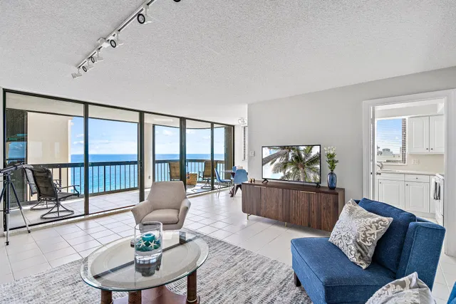 Eastpointe Singer Island Unit 21 C photo 2