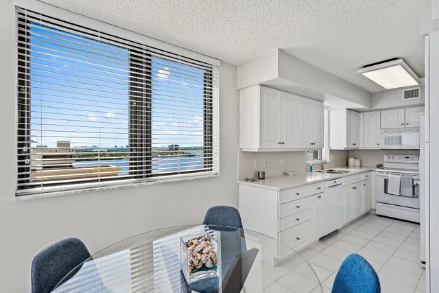 Eastpointe Singer Island Unit 21 C photo 6