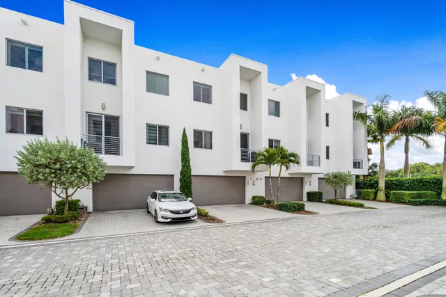 Moderne Boca Residence photo 26