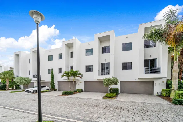 Moderne Boca Residence photo 27