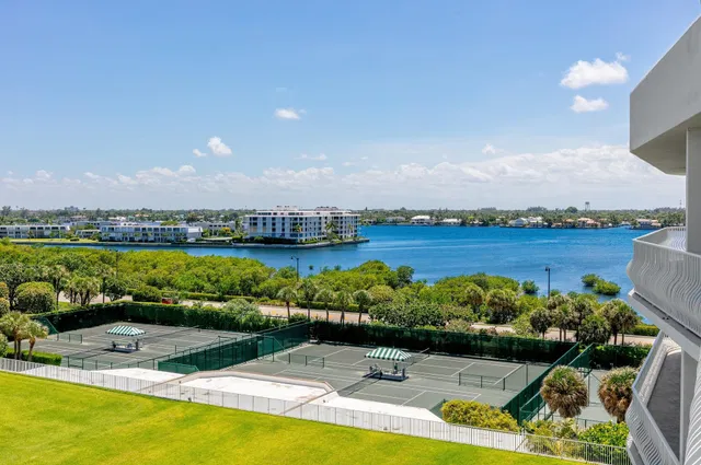 Sloan's Curve Palm Beach Unit 507s photo 6