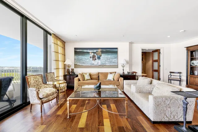 Sloan's Curve Palm Beach Unit 507s photo 14