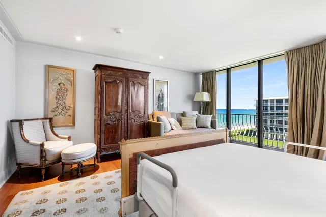 Sloan's Curve Palm Beach Unit 507s photo 21