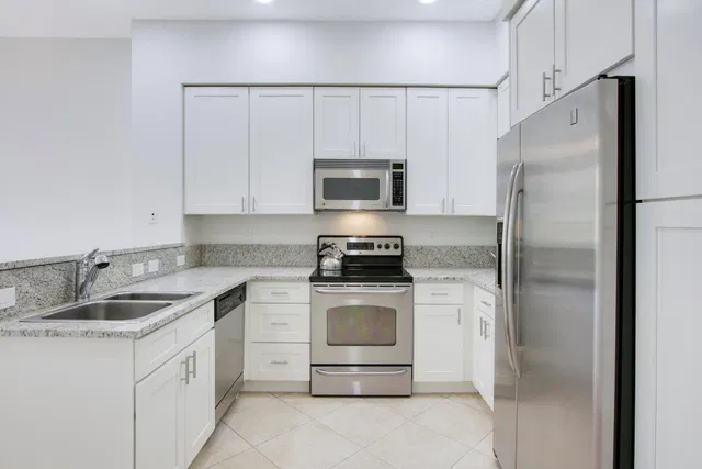 One City Plaza Unit 206 photo 10