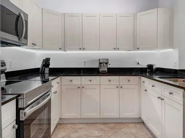 Flagler Landing Unit 305 photo 5