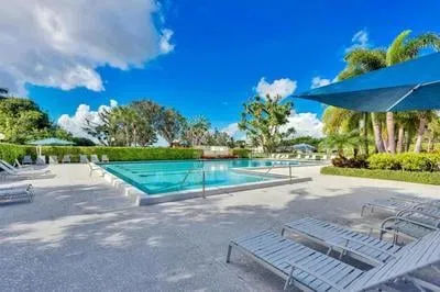 Boca Bath & Tennis Residence photo 8