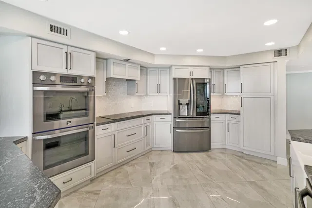 Corniche Singer Island Unit 1702 photo 6