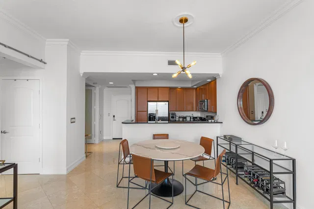 Two City Plaza Unit 818 photo 8