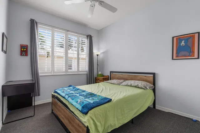 Unit 2 photo 18