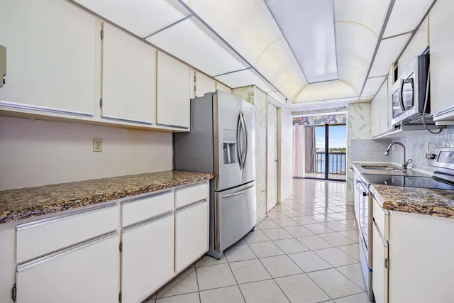 Waterview Towers Unit 604 photo 7