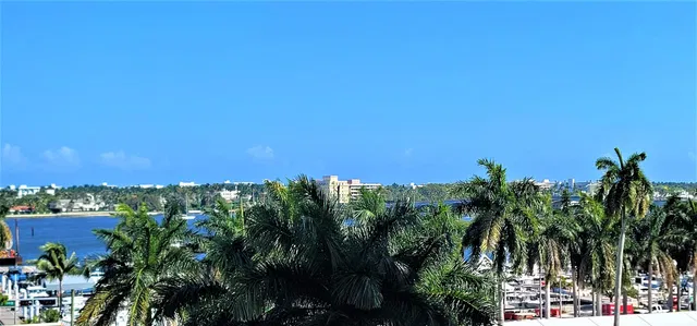 The Strand Unit 407 photo 9