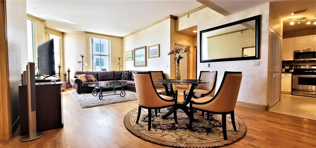 The Strand Unit 407 photo 10