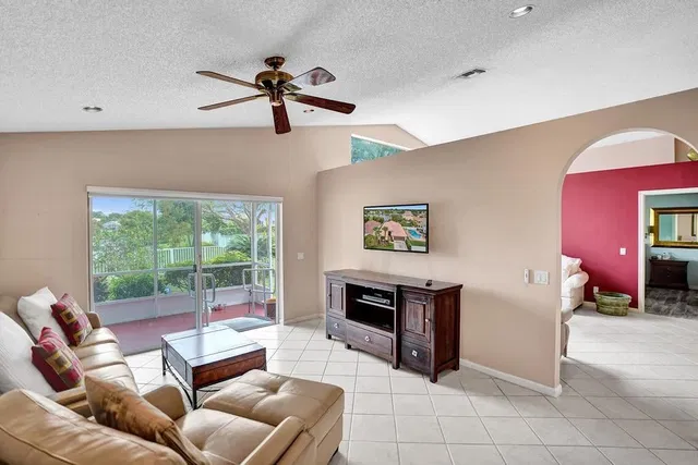 Residence photo 9