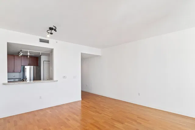 The Strand Unit 1421 photo 6