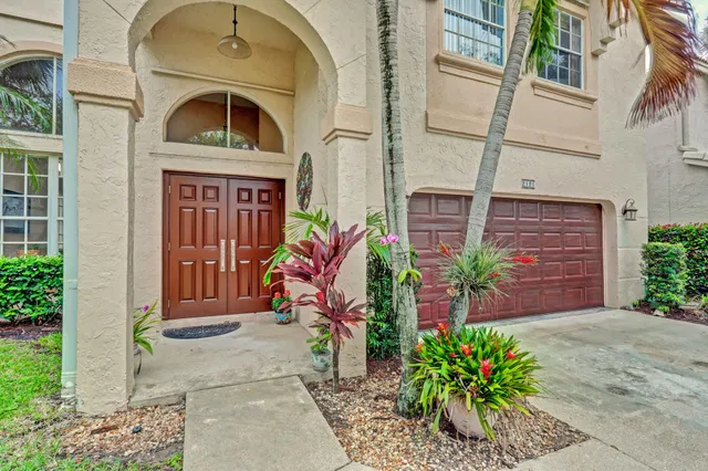 Residence photo 3