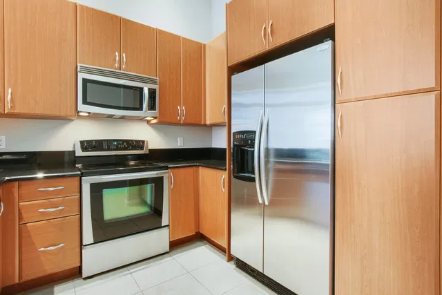 Two City Plaza Unit 318 photo 5