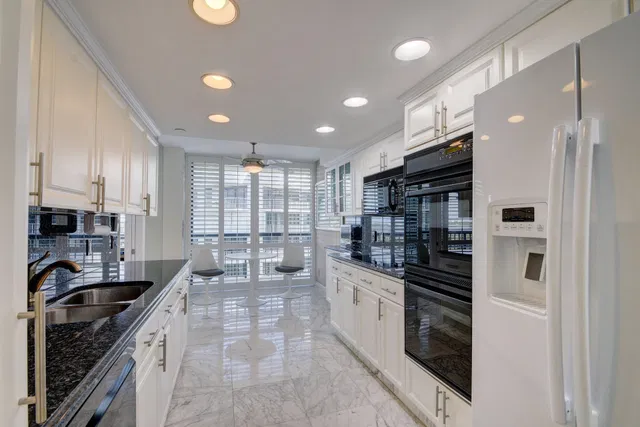 Emeraude Palm Beach Unit 506 photo 14
