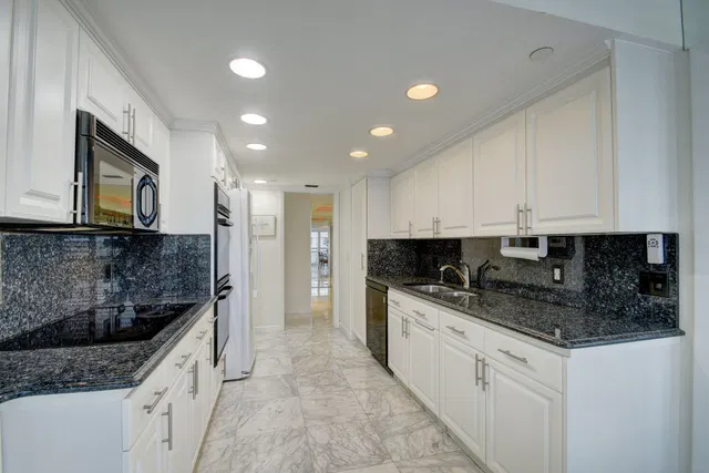 Emeraude Palm Beach Unit 506 photo 15