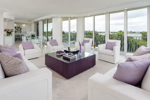 Sloan's Curve Palm Beach Unit 204s photo 4