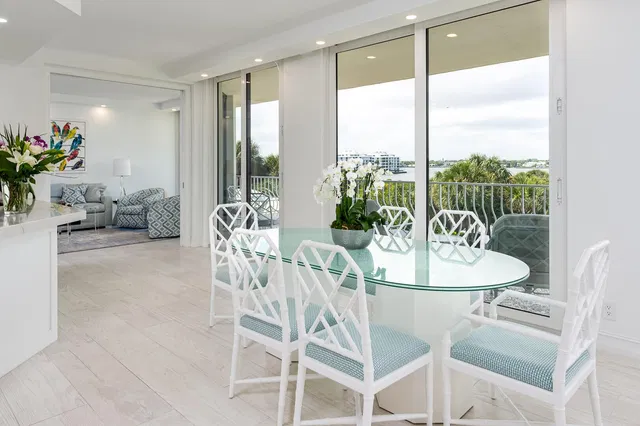 Sloan's Curve Palm Beach Unit 204s photo 7