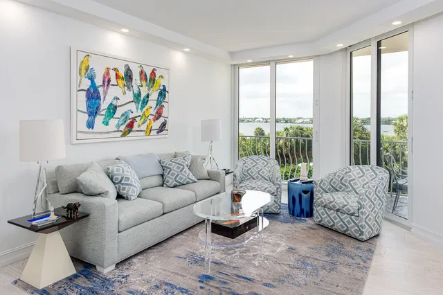 Sloan's Curve Palm Beach Unit 204s photo 8