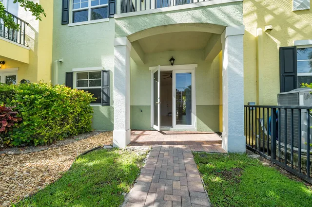 Latitude Delray Residence photo 2