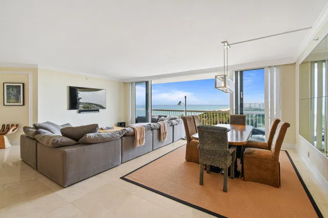Sloan's Curve Palm Beach Unit 606s photo 9