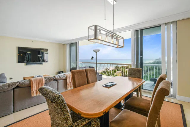 Sloan's Curve Palm Beach Unit 606s photo 10