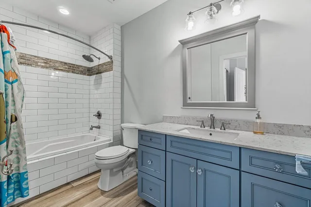 The Whitney Unit 807 photo 12