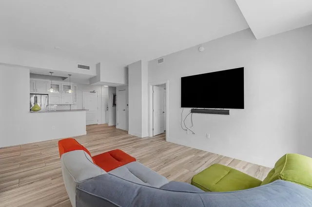 The Whitney Unit 807 photo 20