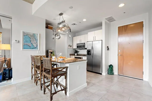 The Meridian Unit 207 photo 6