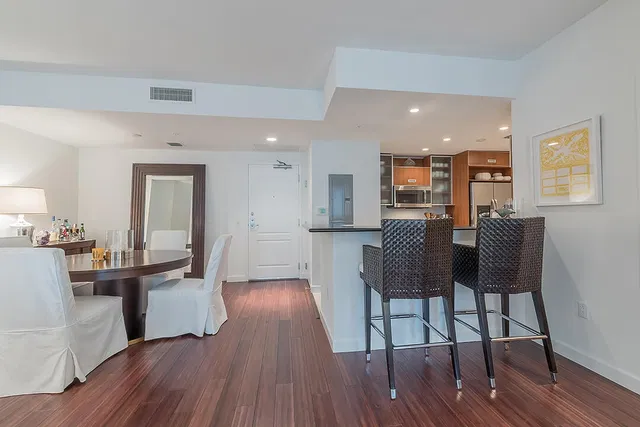 The Whitney Unit 530 photo 7