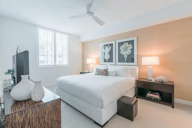 The Whitney Unit 530 photo 9