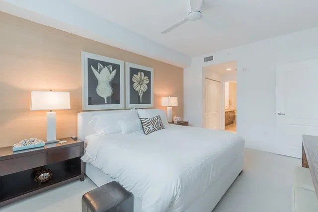 The Whitney Unit 530 photo 10
