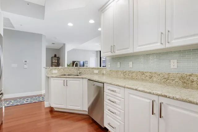 One City Plaza Unit 1111 photo 2