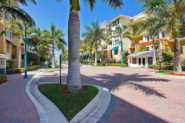 Pineapple Grove Village Condominiums Unit 2503 photo 2