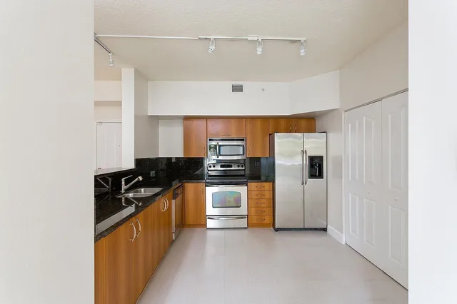 Pineapple Grove Village Condominiums Unit 2503 photo 3