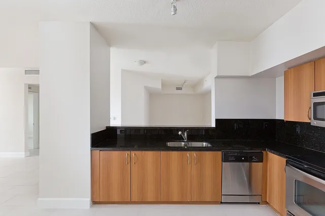 Pineapple Grove Village Condominiums Unit 2503 photo 6
