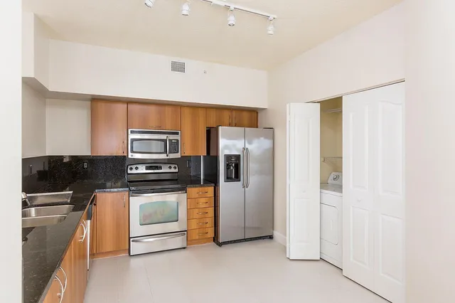 Pineapple Grove Village Condominiums Unit 2503 photo 7