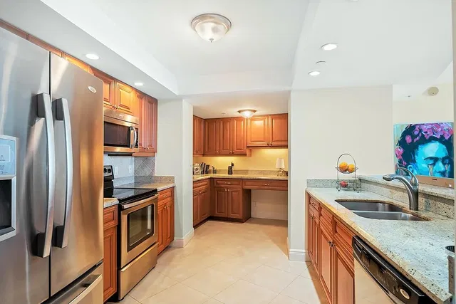 Tiara Singer Island Unit 33e photo 8