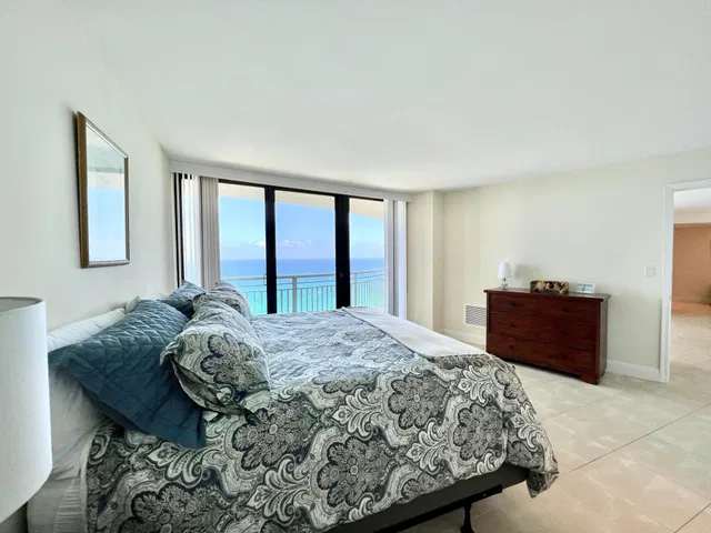 Tiara Singer Island Unit 33e photo 12