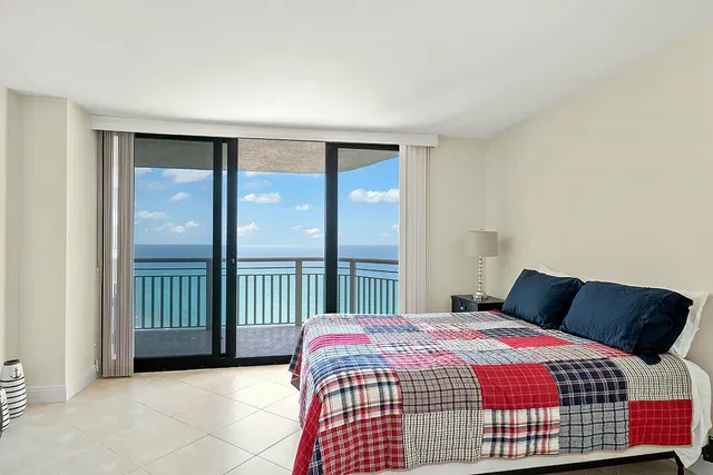 Tiara Singer Island Unit 33e photo 15
