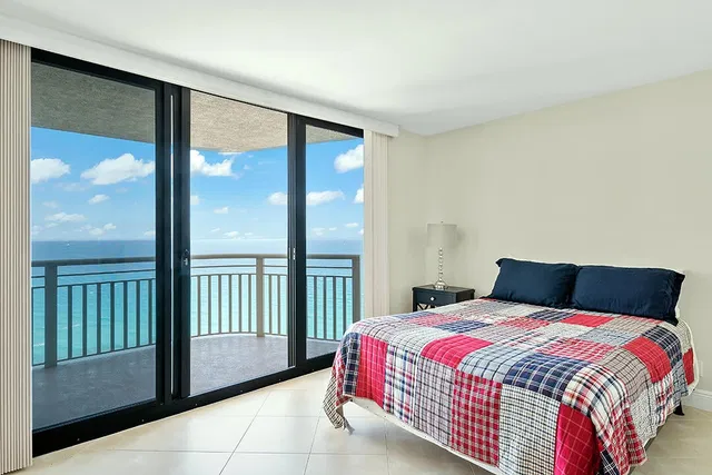 Tiara Singer Island Unit 33e photo 16