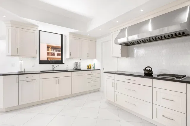 L'Ermitage Palm Beach Unit 206 photo 12