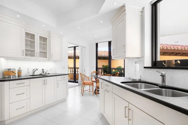 L'Ermitage Palm Beach Unit 206 photo 14