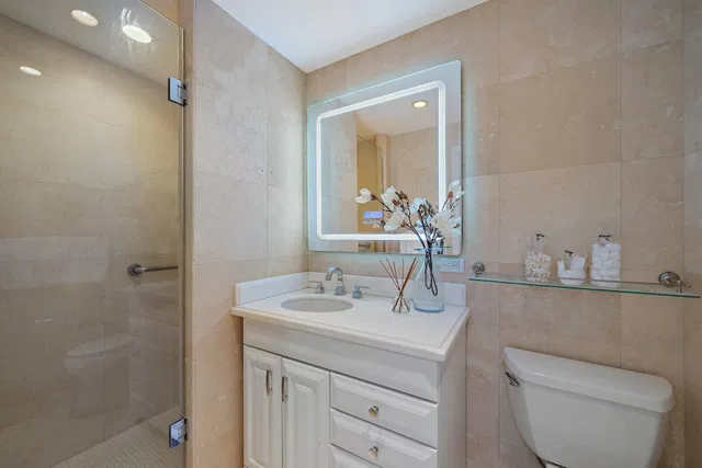 Palm Beach Towers, Palm Beach Unit 525b photo 9