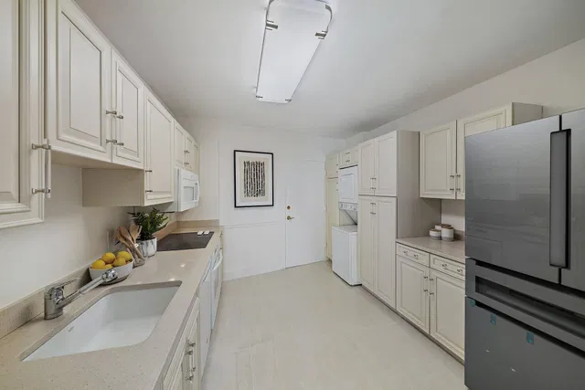 Palm Beach Towers, Palm Beach Unit 525b photo 10