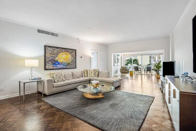 300 S Ocean Boulevard #3e
