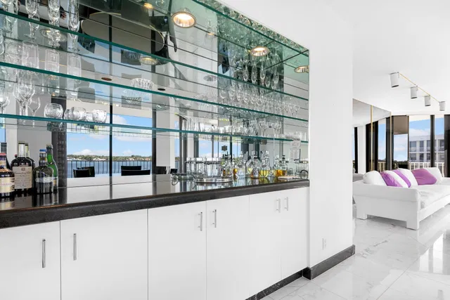 Sloan's Curve Palm Beach Unit 406n photo 8