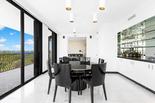 Sloan's Curve Palm Beach Unit 406n photo 9